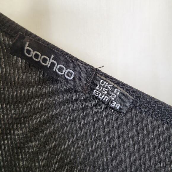 boohoo Black Ribbed Fabric Crop One Sleeve Top, 2 - Picture 3 of 6